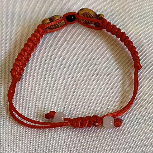 Adjustable Red Cord Good Luck Fish Bracelet, Carved Fish Beads, Feng Shui Charm - Picture 7 of 8